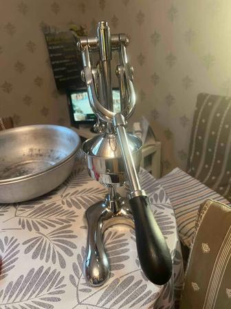 Продам соковыжималку