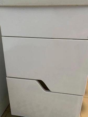 Продам тумбу с раковиной