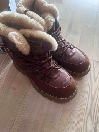 Продам ботинки