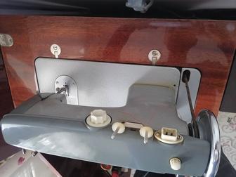 Швейная машина Чайка-2