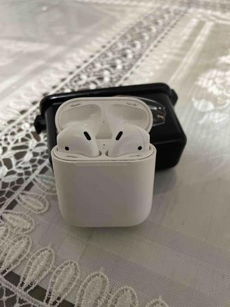 AirPods наушники