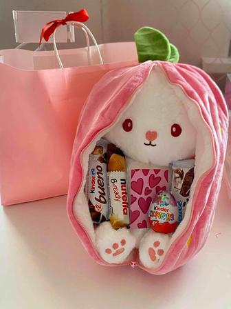 Зайка в клубнике / зайчик мягкая игрушка / тренд зайка мишка