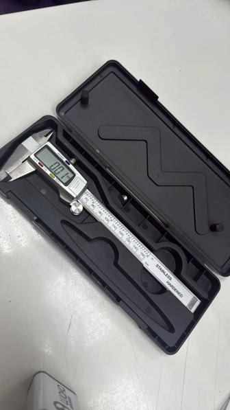 Электронный штангельциркуль