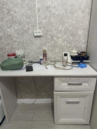 Стол комнатный