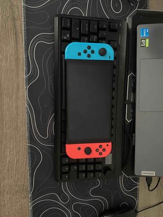 Nintendo Switch OLED (Красно-синий) как новая!