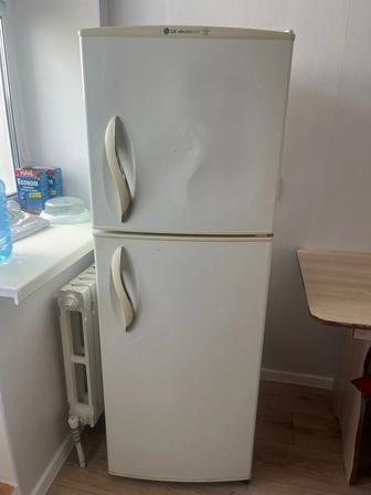Продам холодильник LG