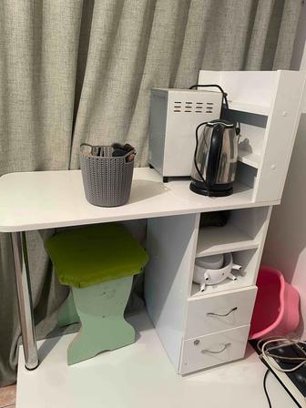 Продам маникюрный стол