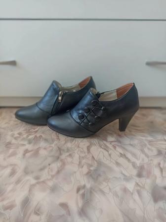 Продам новые туфли