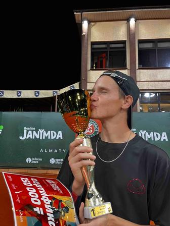 Тренер по теннису