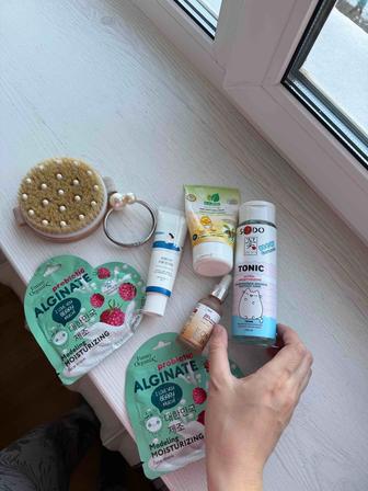 Отдам бесплатно крема