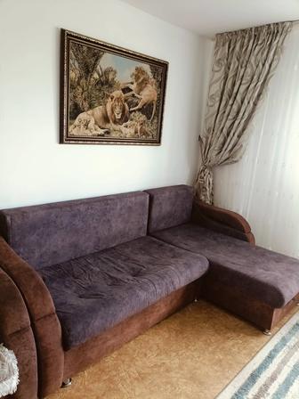 Диван угловой с креслом.