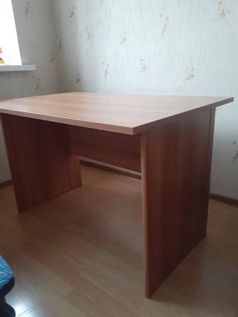 Продам стол