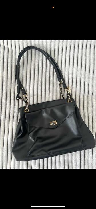 Продам женскую черную сумку