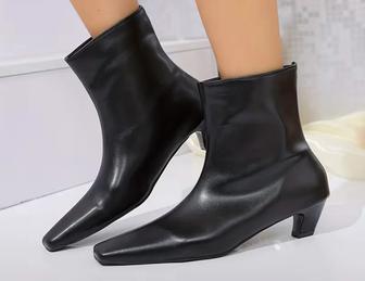 Женские ботинки