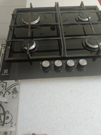 Встраиваемая газовая варочная панель Electrolux