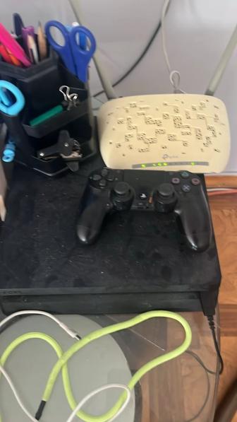 Продам PlayStation 4
