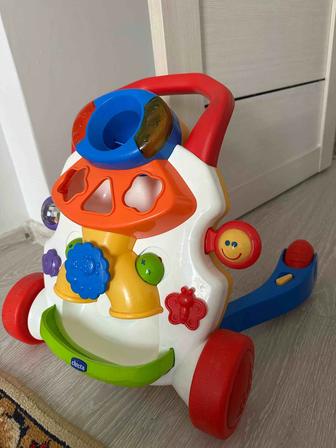 Каталка-ходунок на первые шаги