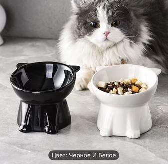 Продам 2 миски для кошек