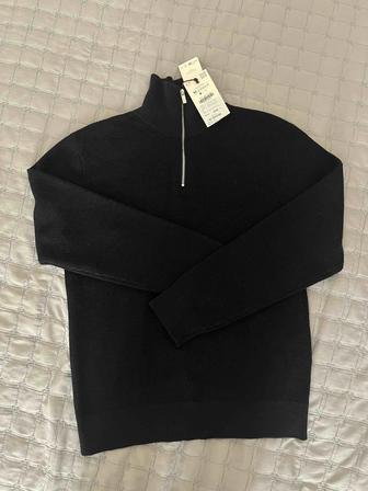 Продам свитер на замке