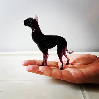 Собака. Сувенир сделан из стекла.