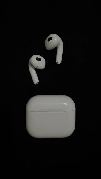 Срочно продам наушники AirPods 3