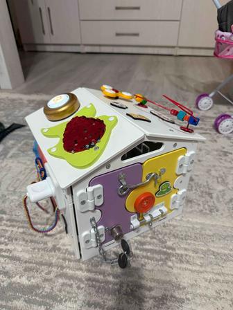 Продам бизикуб для ребенка