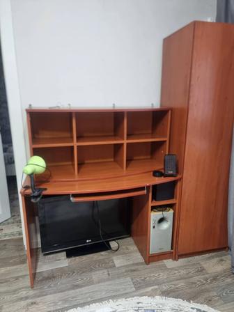 Продам гарнитур для школьника