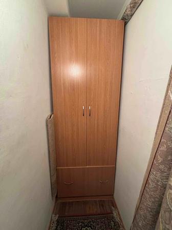 Продается большой деревянный шкаф дл 245см, шр 85 см в отличном состоянии