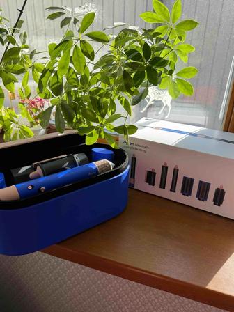 Продам стайлер Dyson airwrap long синий