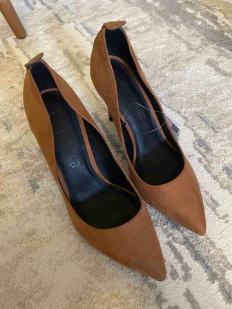 Туфли новые. На шпильке.