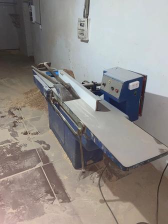 Продаю фуговальный станок для деревообработки.