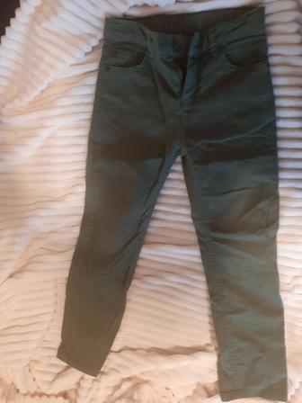 Продам брюки для мальчика новые