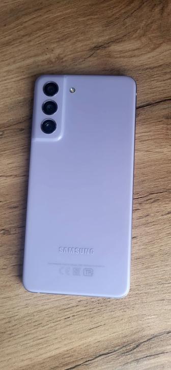 Продам смартфон Samsung s21fe 128gb