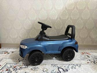 Продам машинку толокар