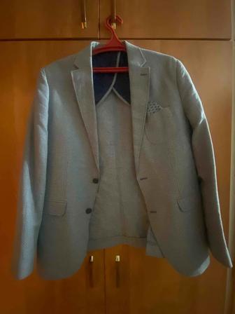 Продам мужской пиджак в идеальном состоянии!