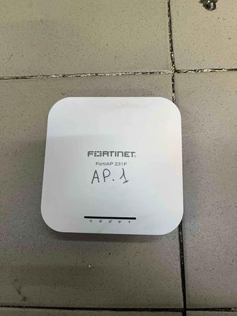 FORTINET роутер с моделью FortiAP 231 F