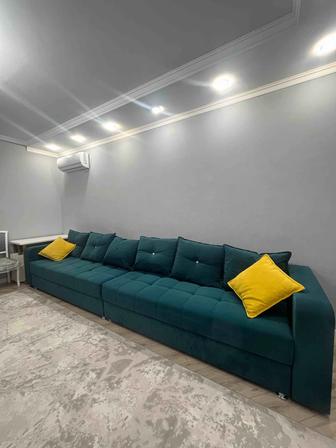 Подаю диван в гостиную