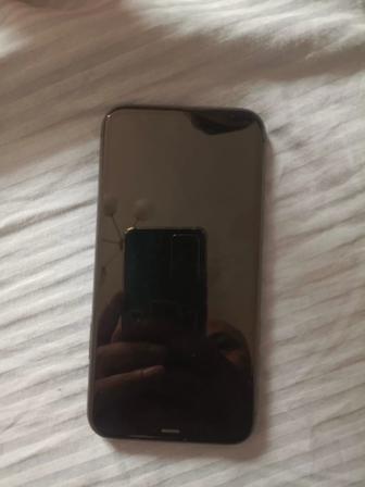 Продам Айфон 11