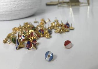 Кнопки железные флаги стран 100 шт