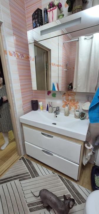 Продам раковину с зеркалом