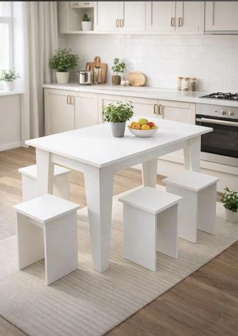 Стол и 4 шт табуретки