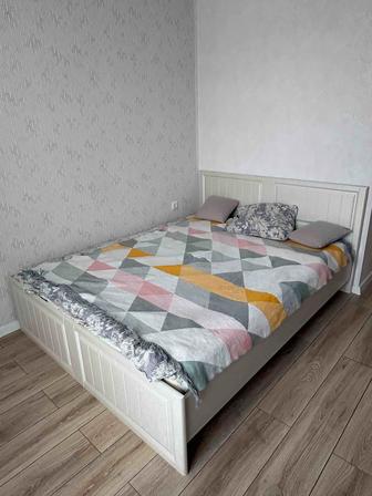 Продам спальный гарнитур