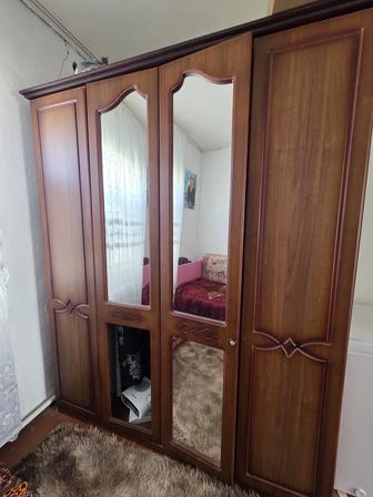 Продам шкаф и диван