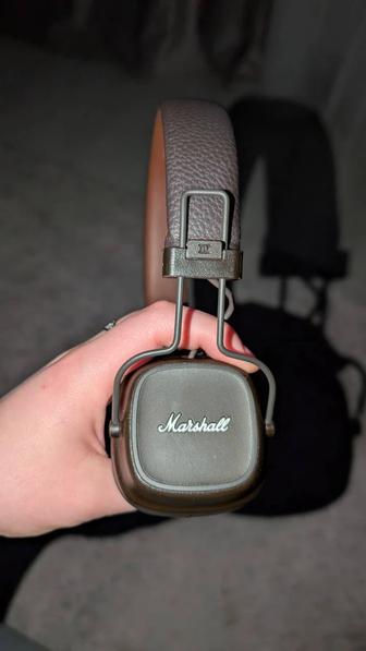 Продам наушники Marshall Major 4