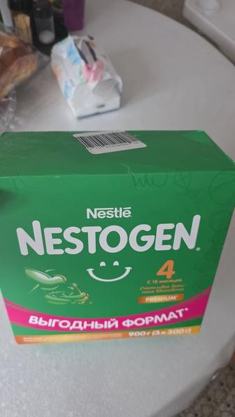 Продам детскую смесь Nestogen 4