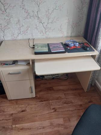 Продам стол компьютерный учебный