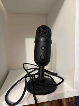 Продам микрофон Razer Seiren V2 X