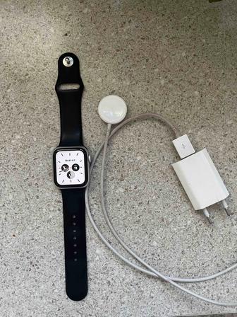 Продаю Apple Watch  44 мм (1 поколение)