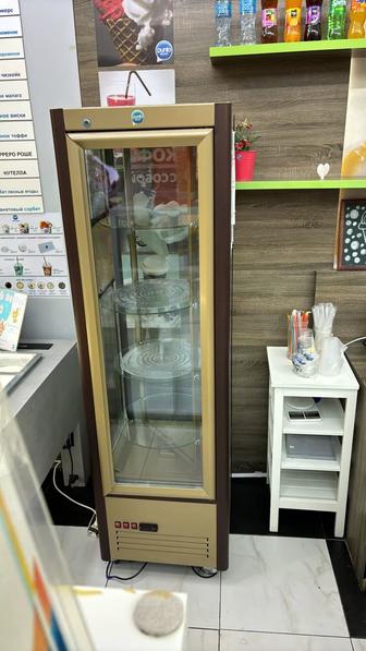 Продам витринный холодильник в отличном состоянии!