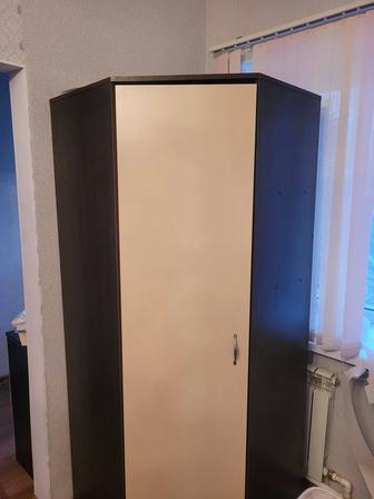 Шкаф и прихожий